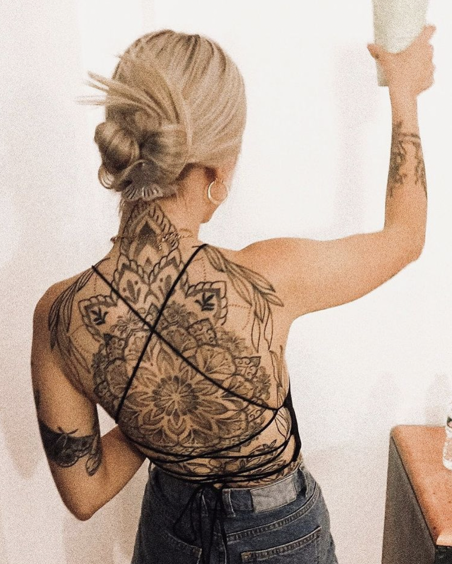 12 Elegant Spine Tattoo Ideas That Are Totally Mesmerizing And Painful