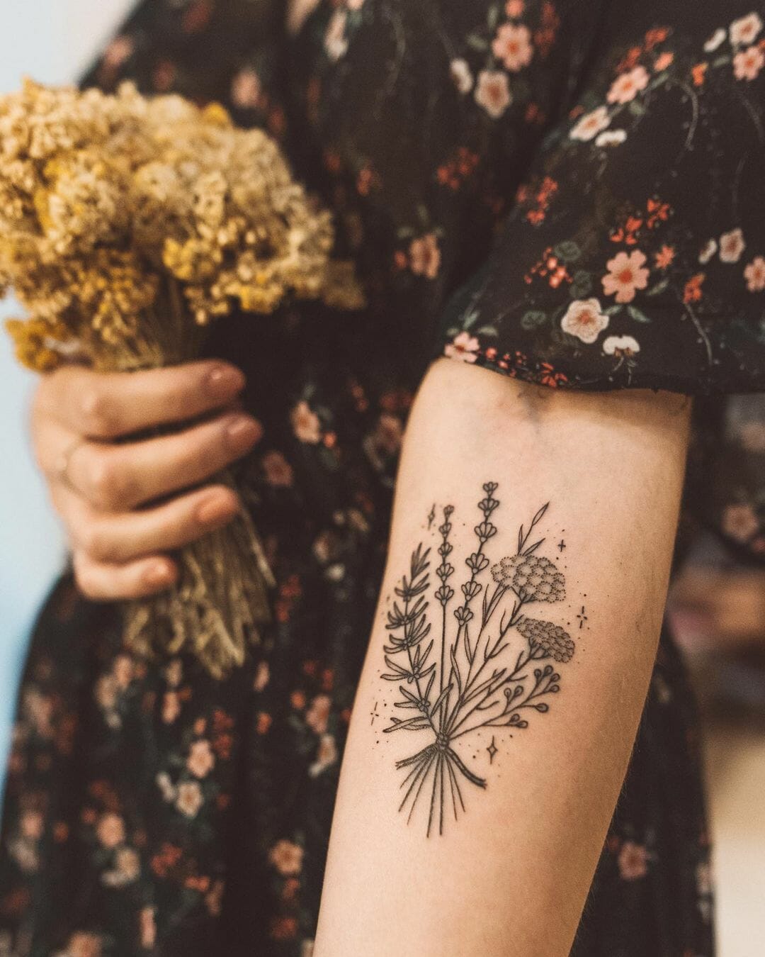 20 Amazing Flower Bouquet Tattoos For 2024