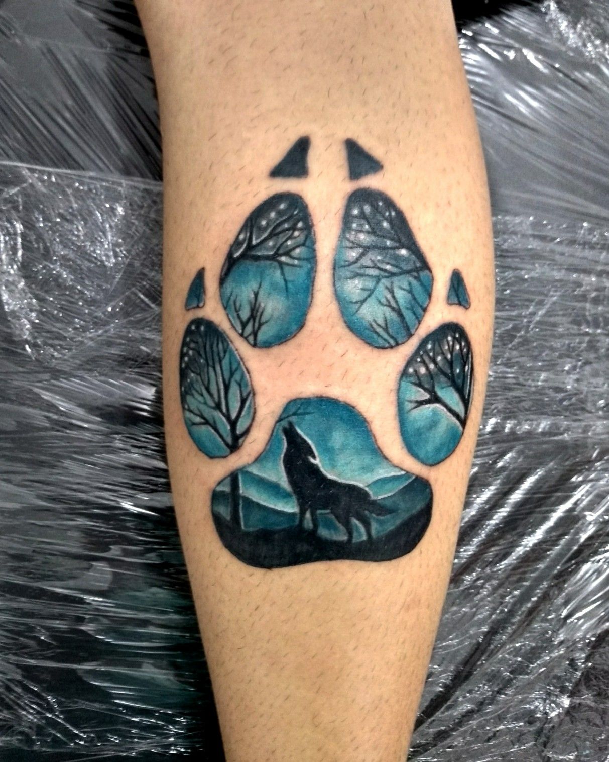 22 Stunning Wolf Paw Tattoo On Hand Image Ideas