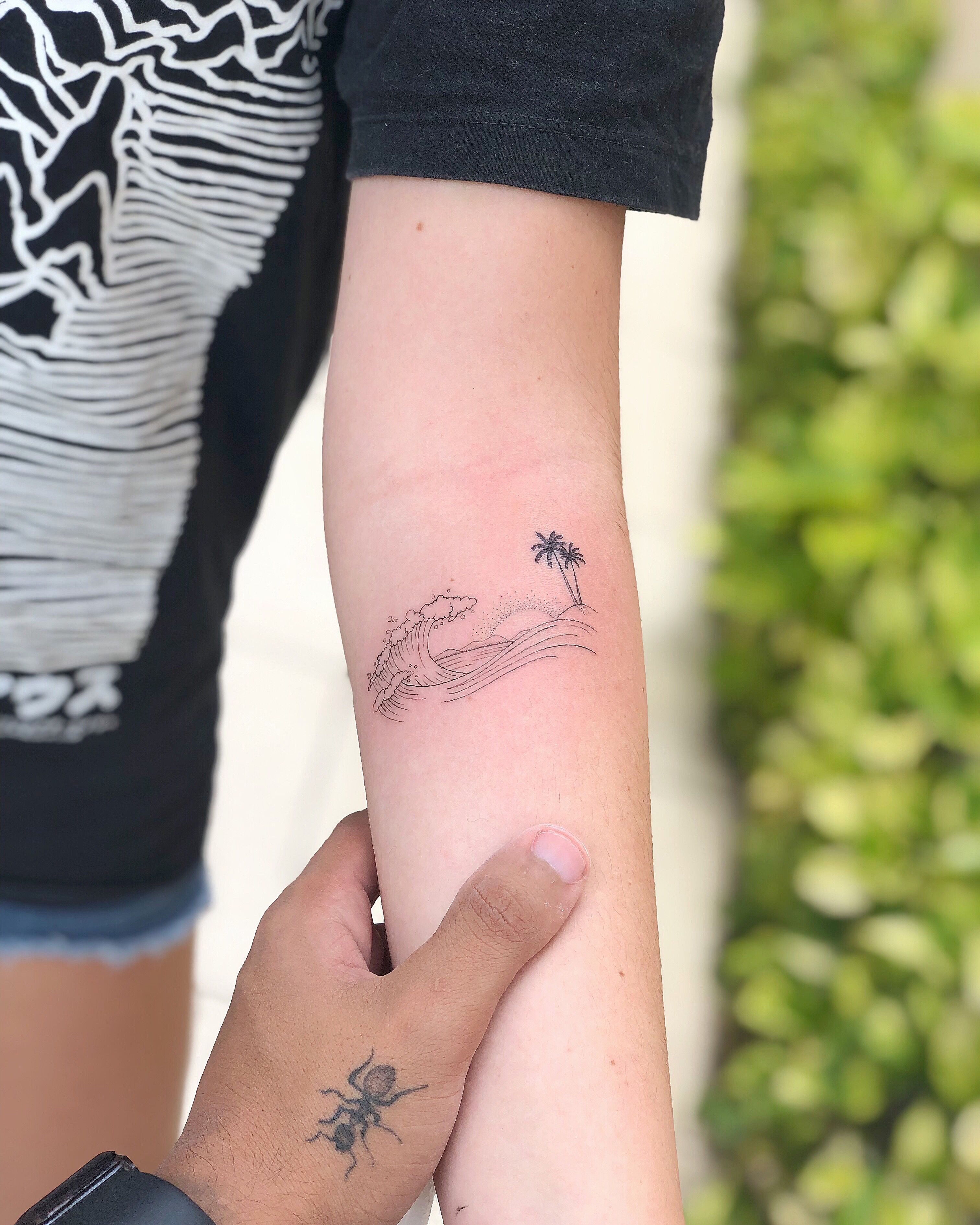 24 Beach Tattoos For Women Lesleyannaime