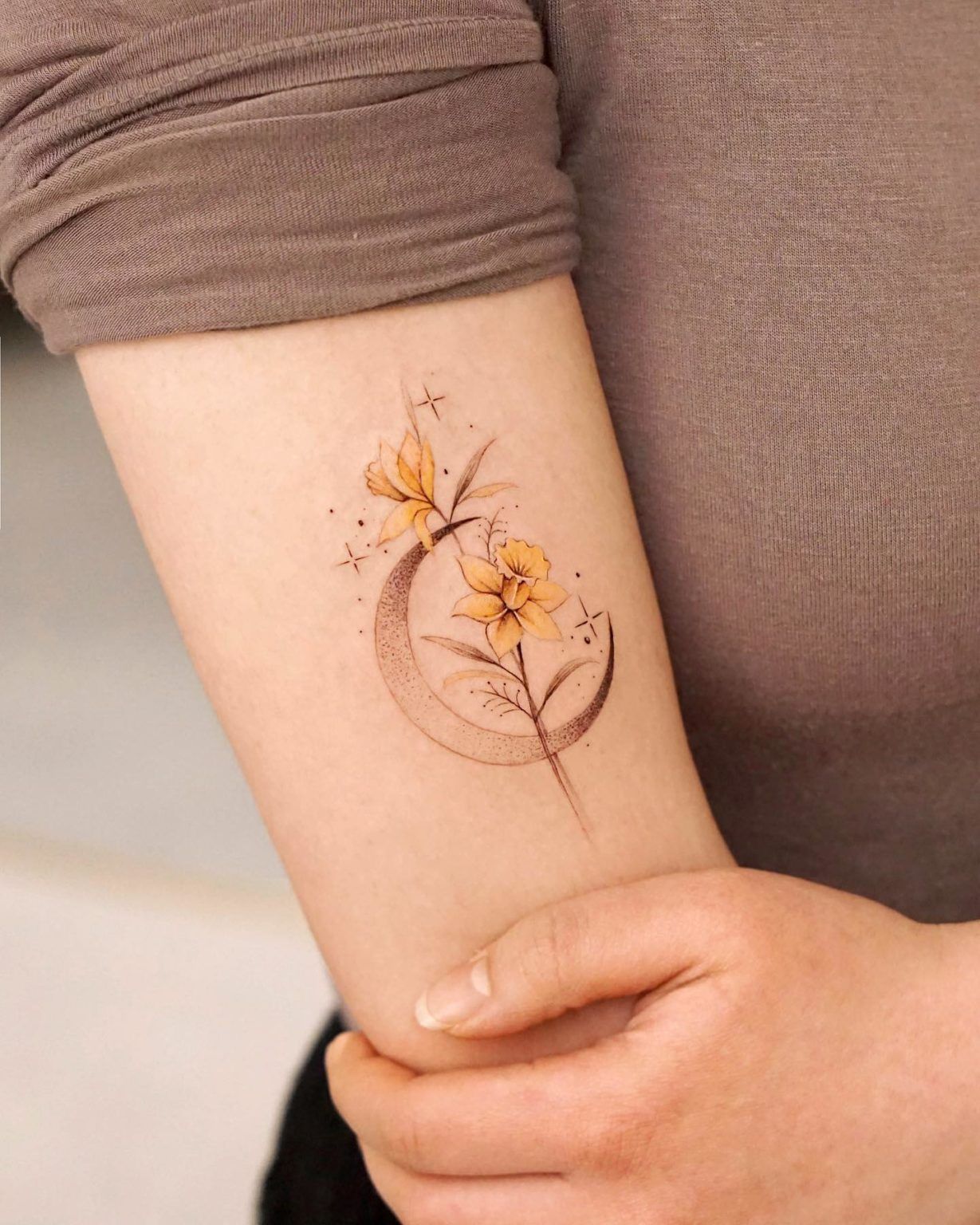 37 Birth Flower Tattoos That Celebrate Each Month Of The Year 37