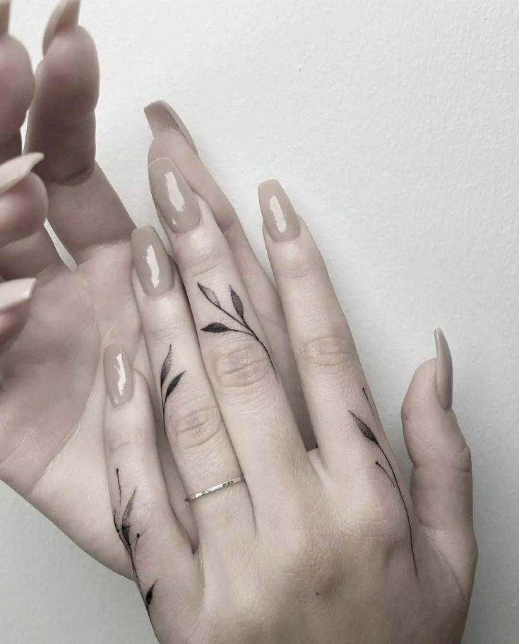 50 Awesome Finger Tattoo Ideas For Men Women In 2022 Thumb Tattoos