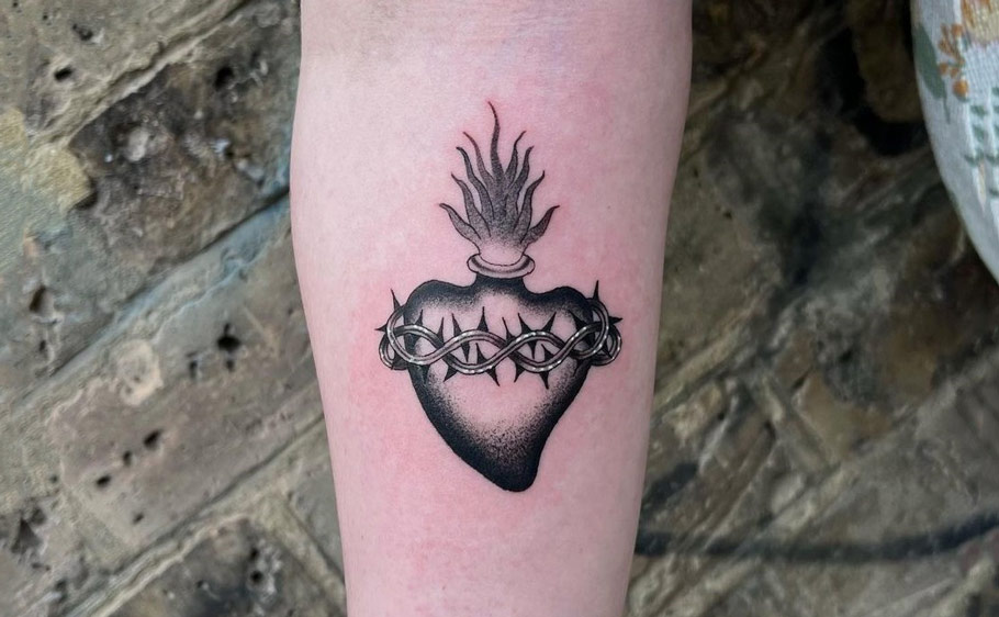 73 Sacred Heart Tattoo Designs To Show Faithfulness