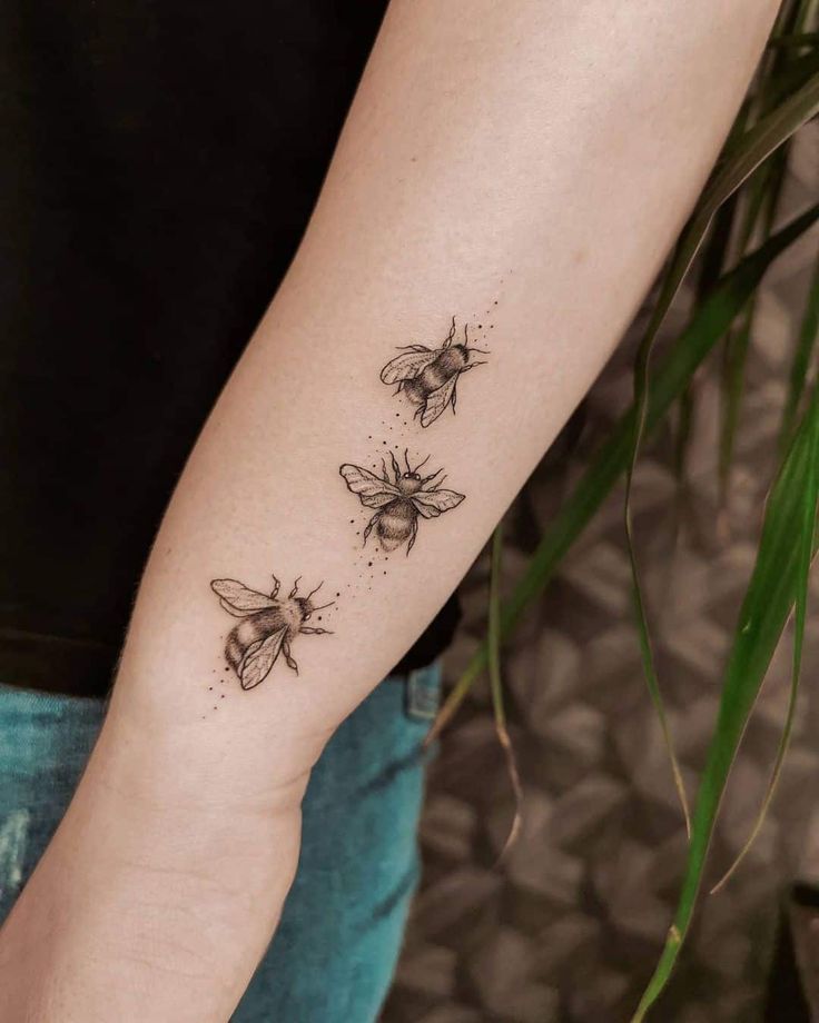 80 Best Bee Tattoo Designs You Ll Fall In Love With Saved Tattoo