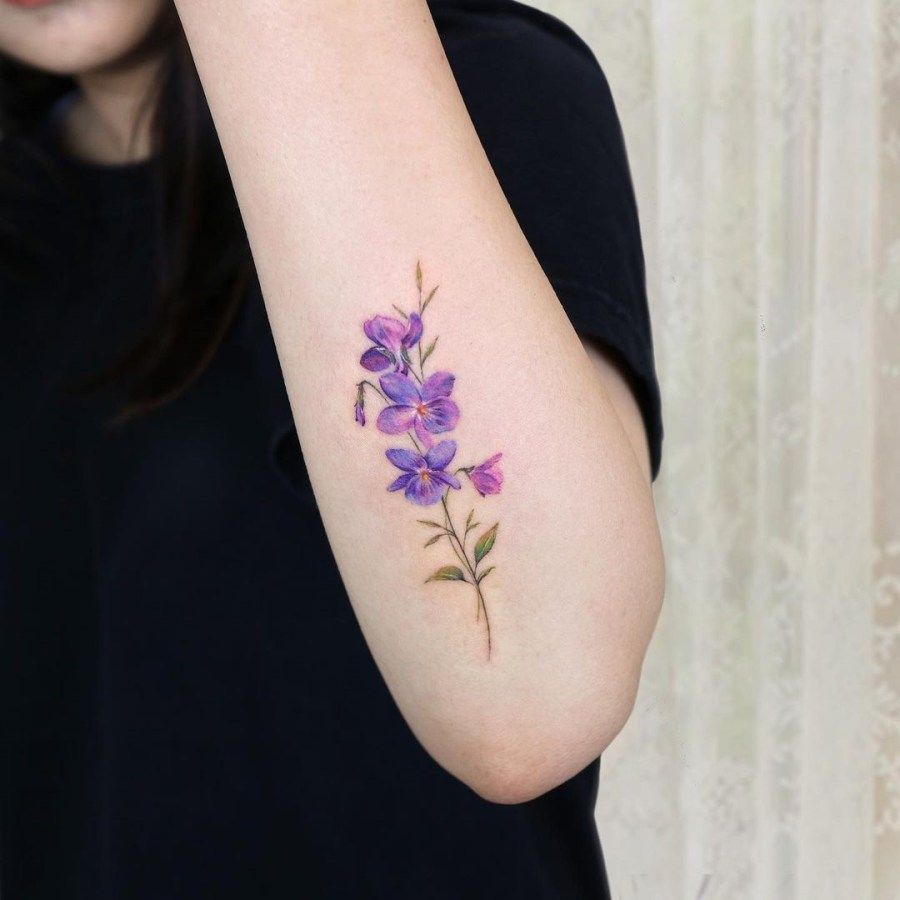 5 Stunning Birth Flower Tattoos for February Babies