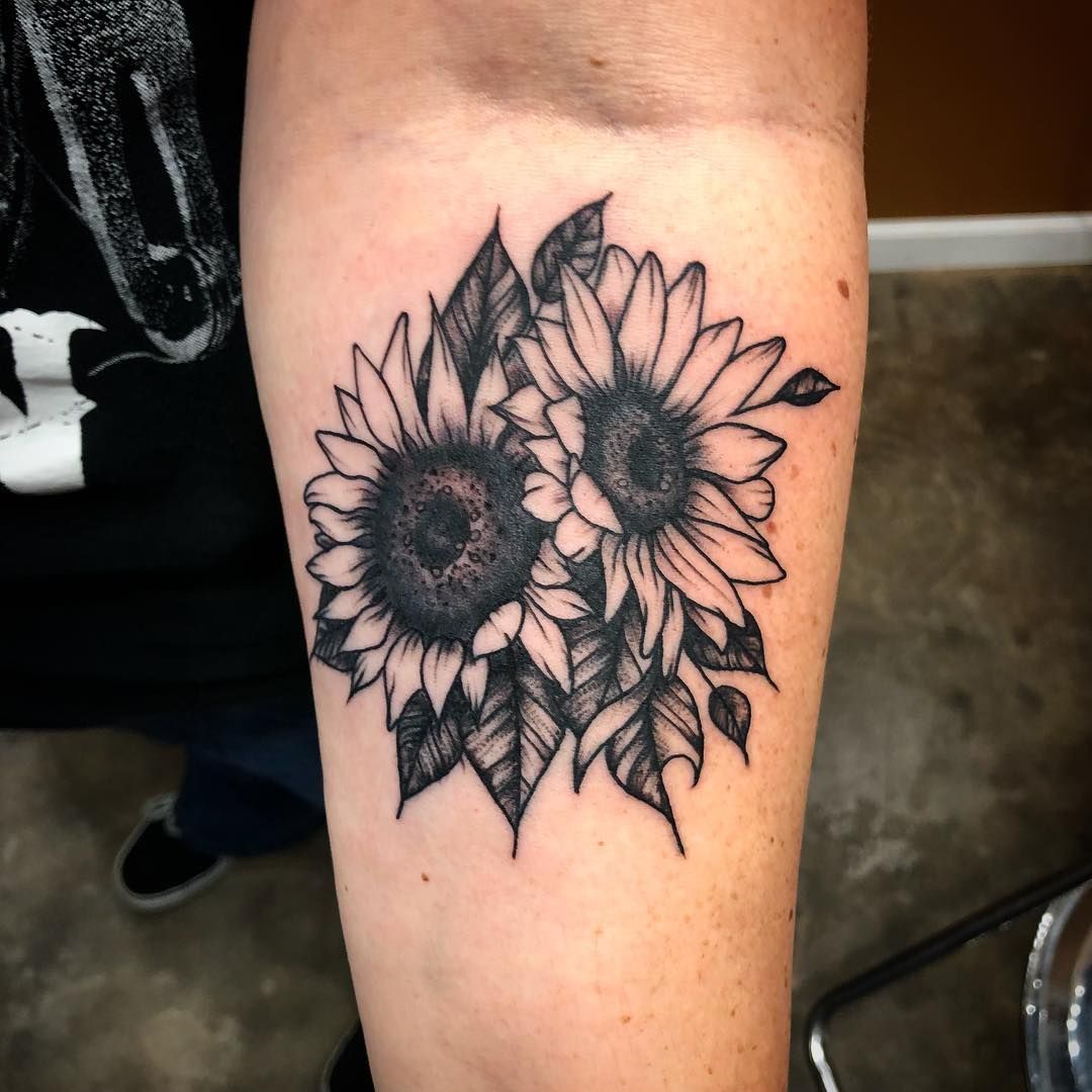 50 Stunning Black and Gray Sunflower Tattoo Ideas