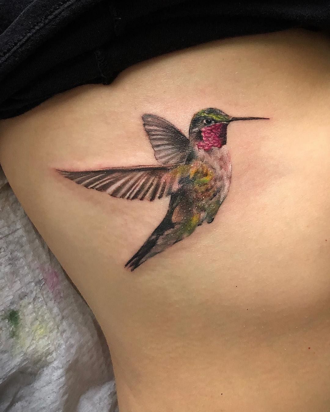 5 Stunning Black and White Hummingbird Tattoo Ideas