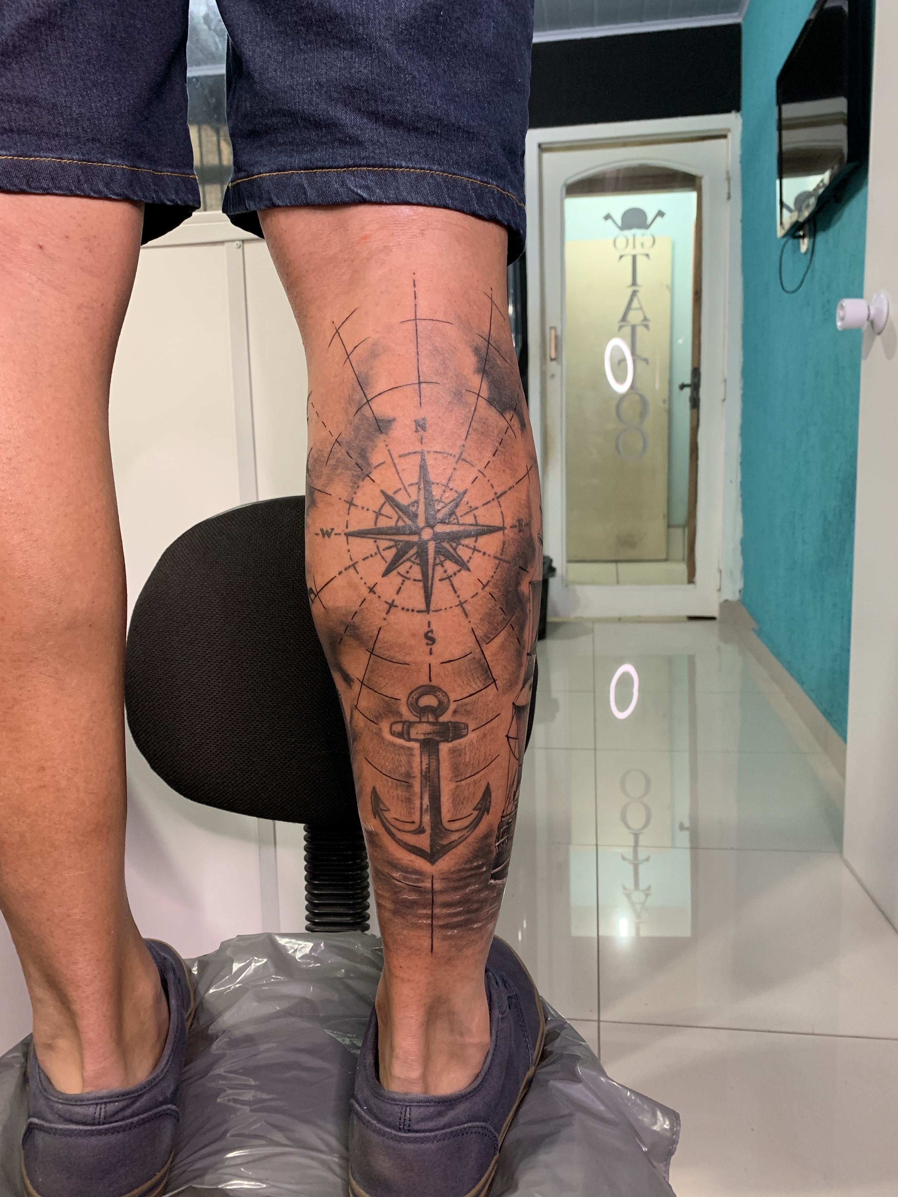 Creating Tattoos For Legs For Guys To Show Off Your Personality