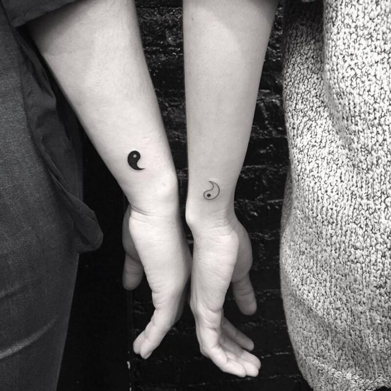 Cute Couple Yin And Yang Tattoos Tatuajes A Juego Para Parejas