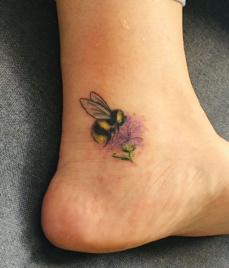 Cute Flying Bees Tattoo Design Ink D Bee Tattoo Bumble Bee Tattoo