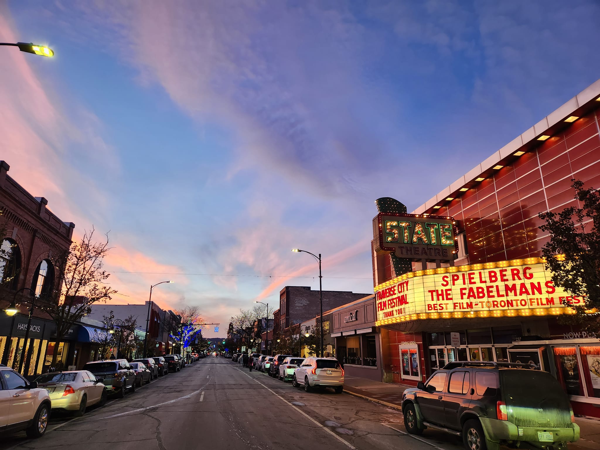 Downtown Traverse City Shopping Boutiques Amp Specialty Shops Brick Sidewalk Front Street Top