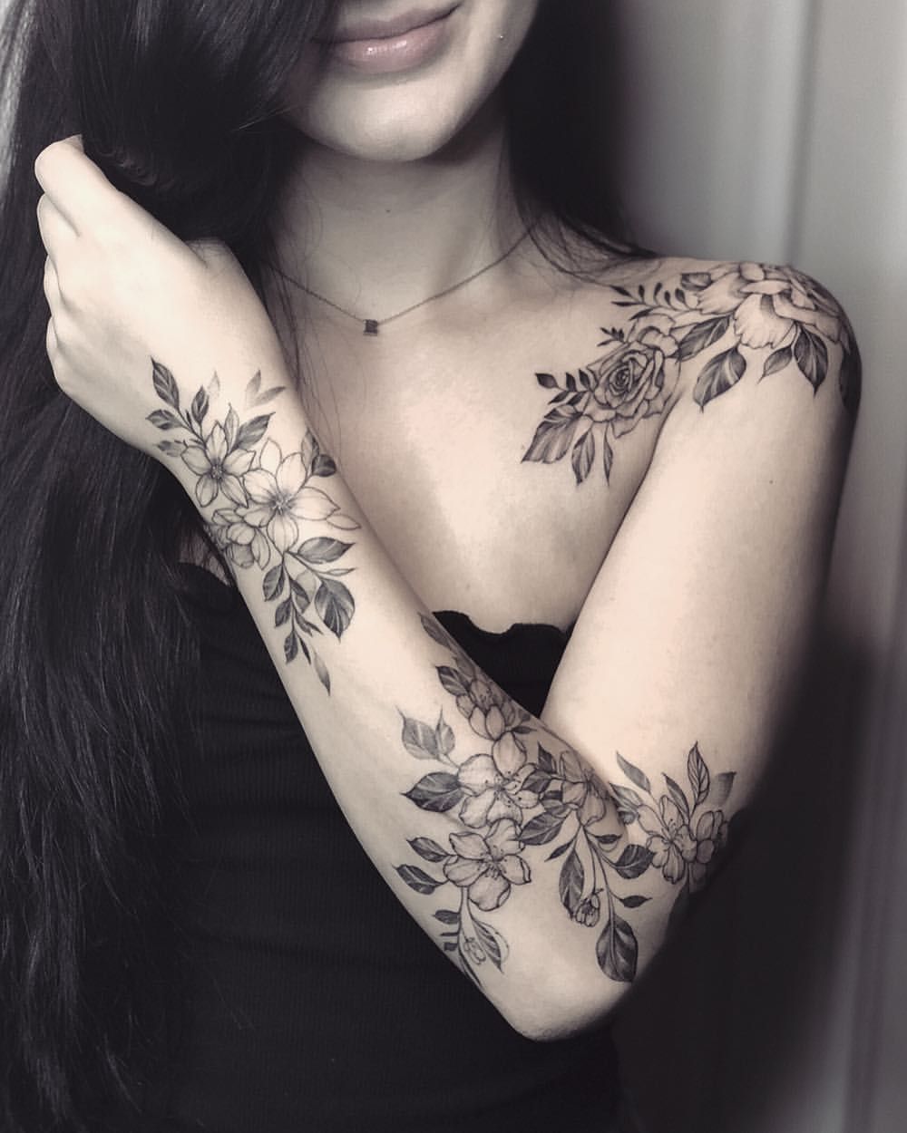 5 Stunning Floral Arm Tattoo Ideas for Women