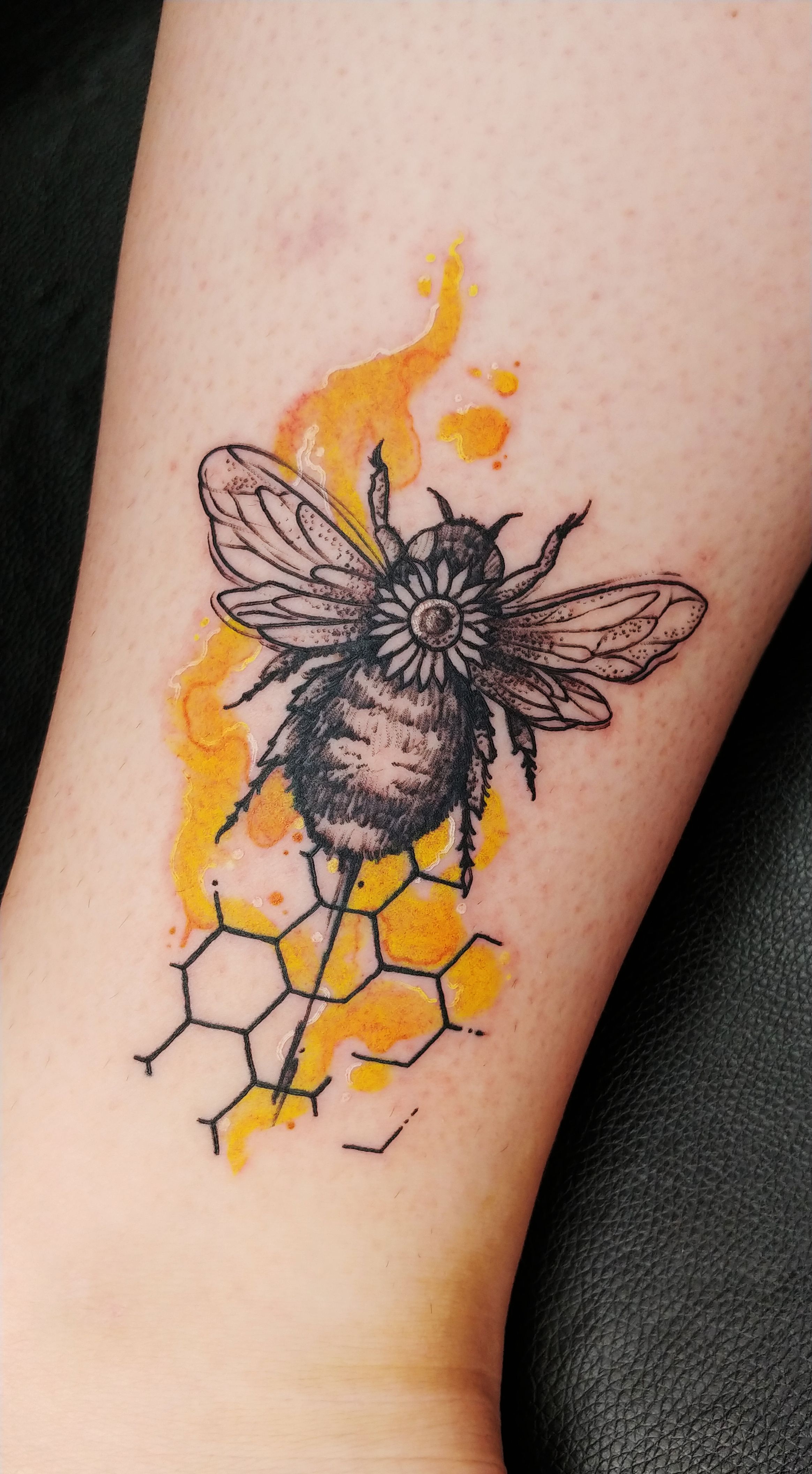 10 Stunning Honey Bee Tattoo Designs for Inspiration