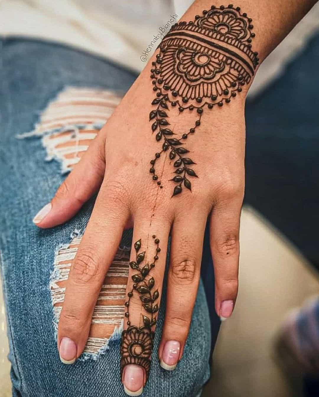 15 Stunning Henna Tattoo Ideas to Inspire You