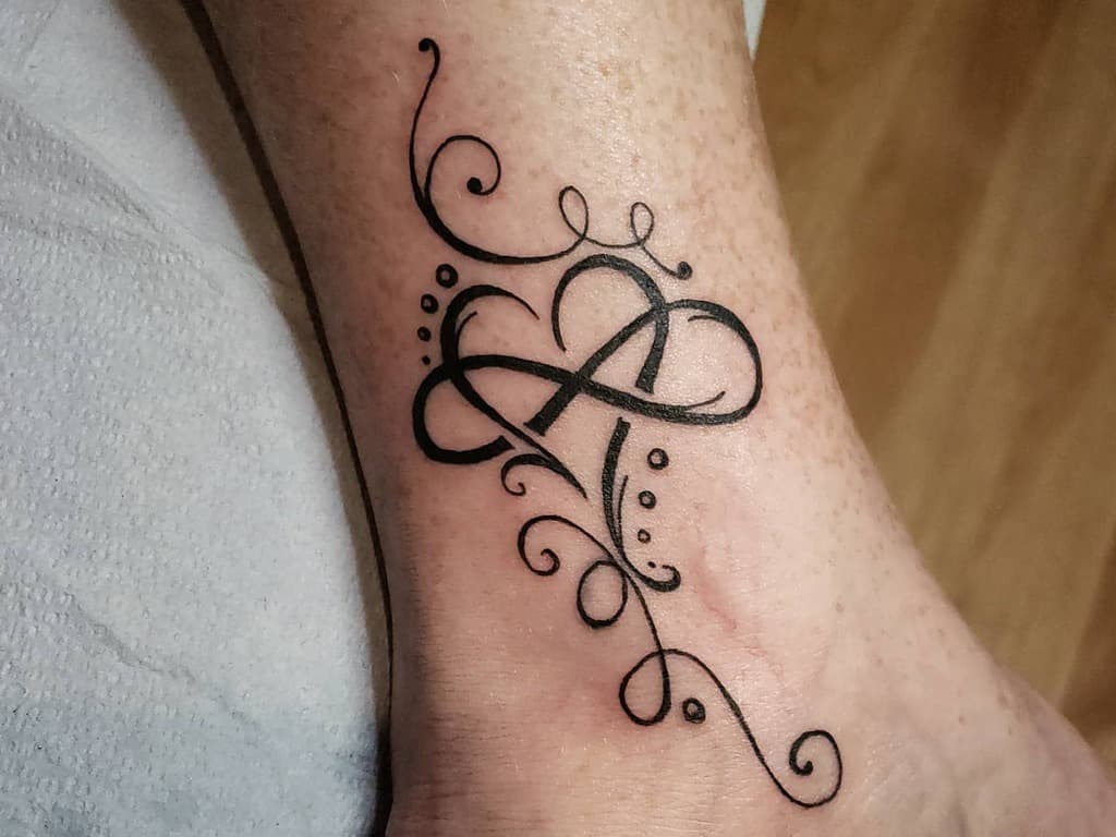 Infinity Heart Tat Adorable Couples Idea M Dchen Tattoo Tattoo Foto