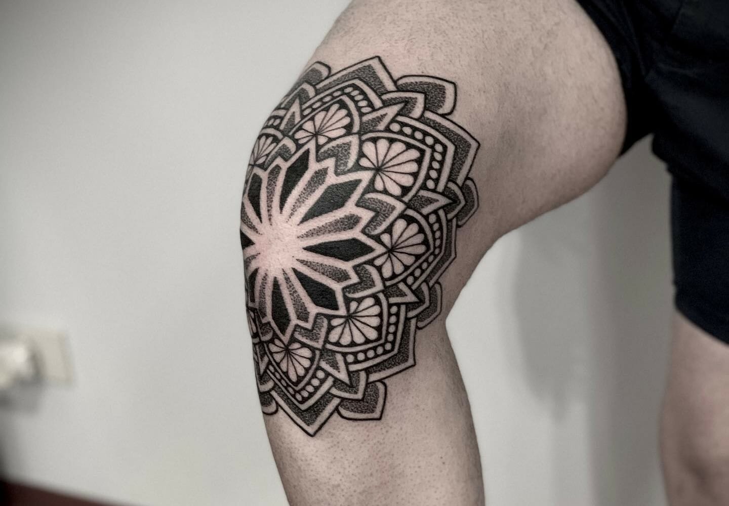 Knee Mandala Tattoo In 2023 Mandala Tattoo Design Tattoos Mandala