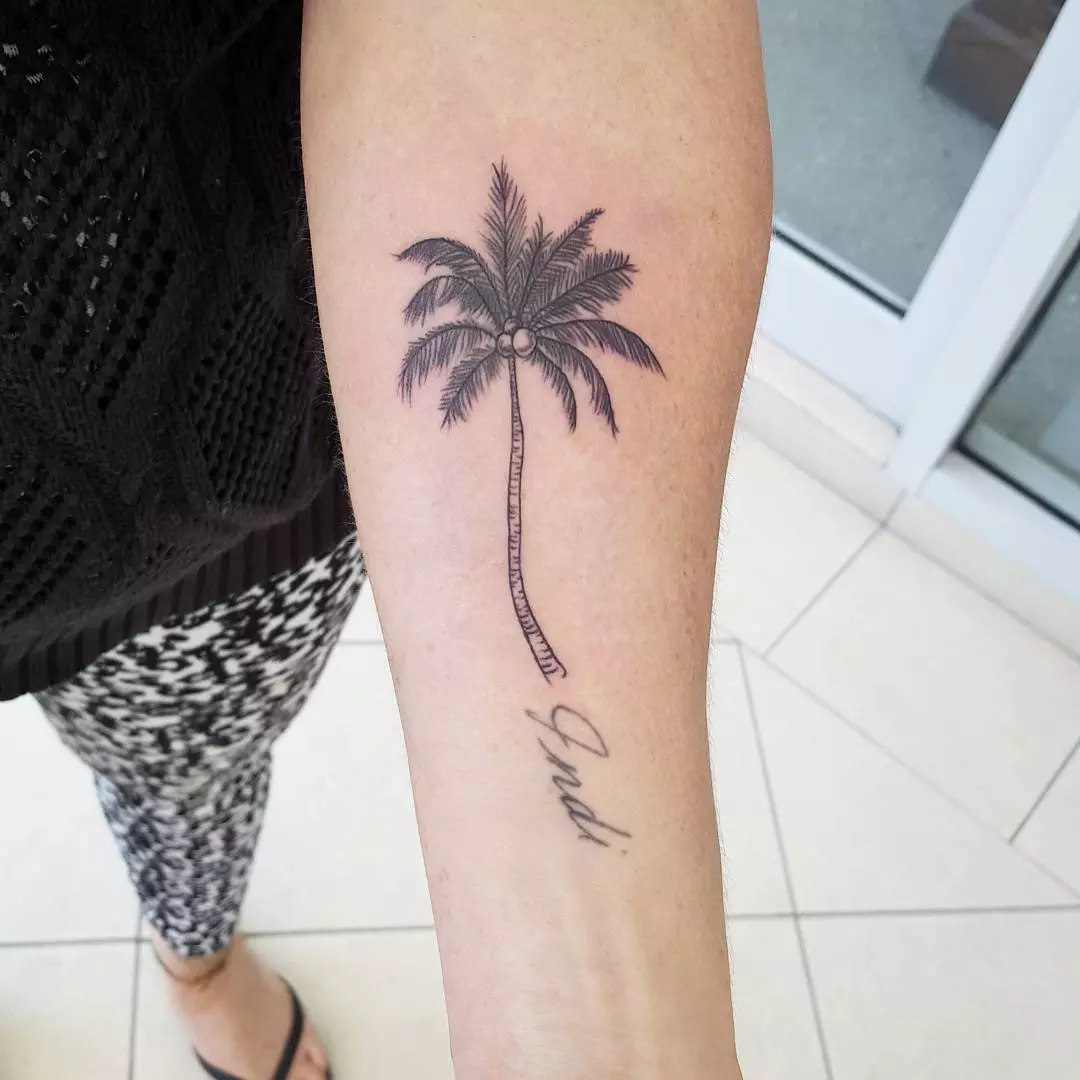 5 Tips for Stylish Little Palm Tree Tattoos