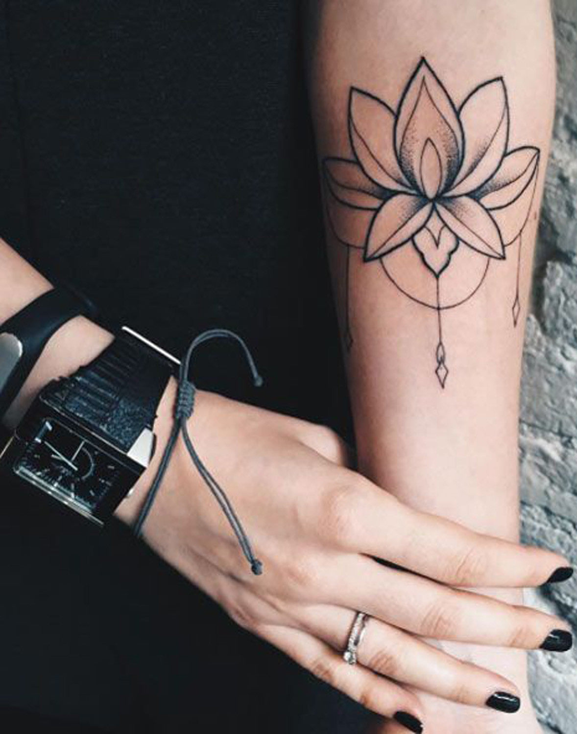 5 Stunning Lotus Flower Tattoo Ideas for Women