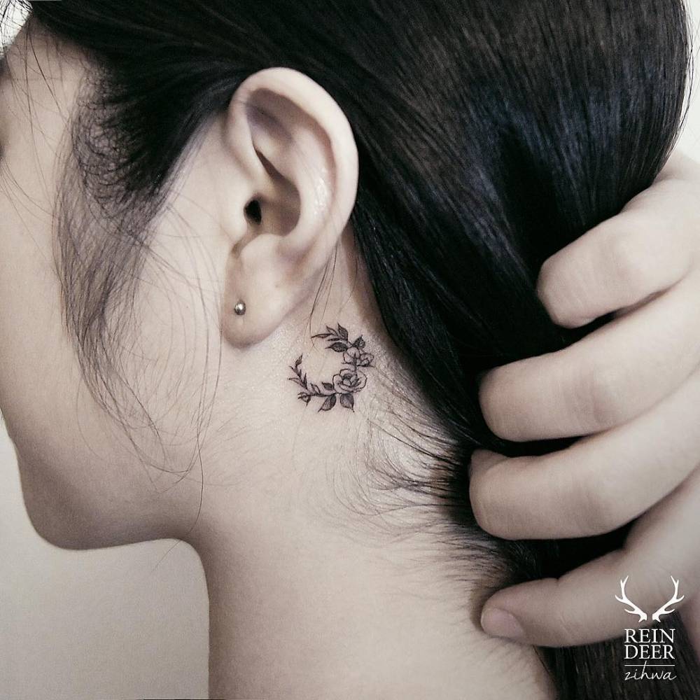 5 Stunning Moon Tattoo Ideas Behind Your Ear