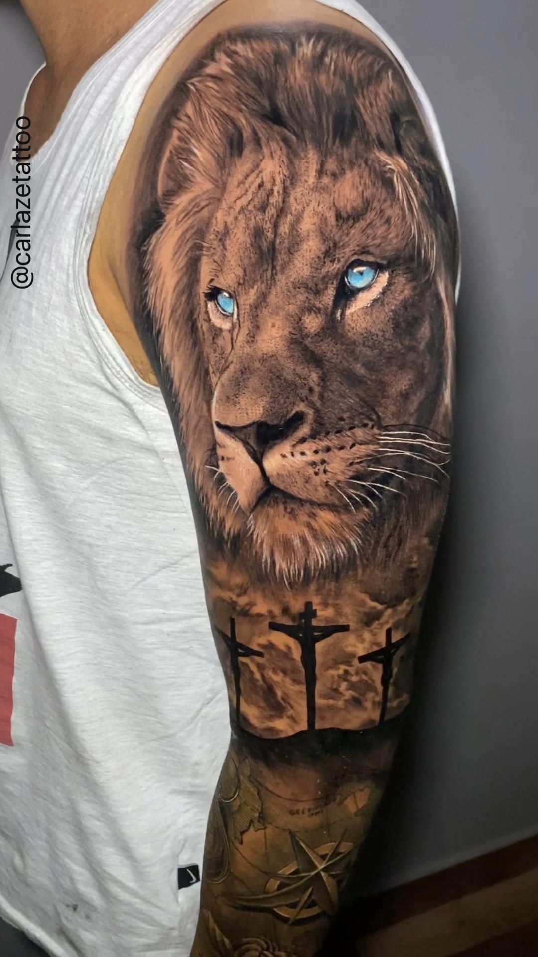 Picture Vs Tattoo Lion Tattoo Lion Head Tattoos Wolf Girl Tattoos