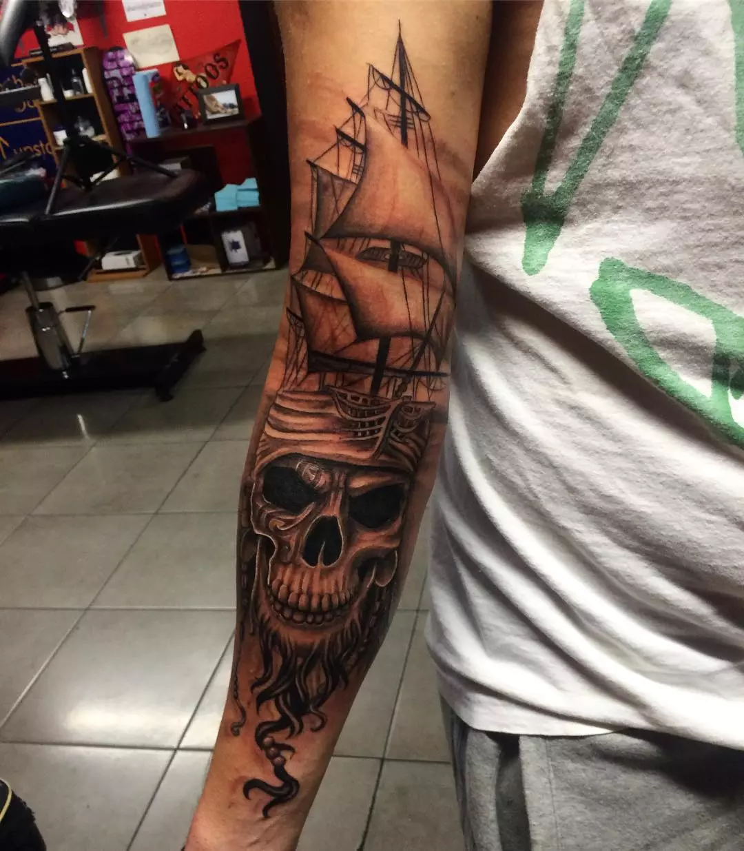 5 Stunning Pirate Ship Tattoo Designs for Adventurers