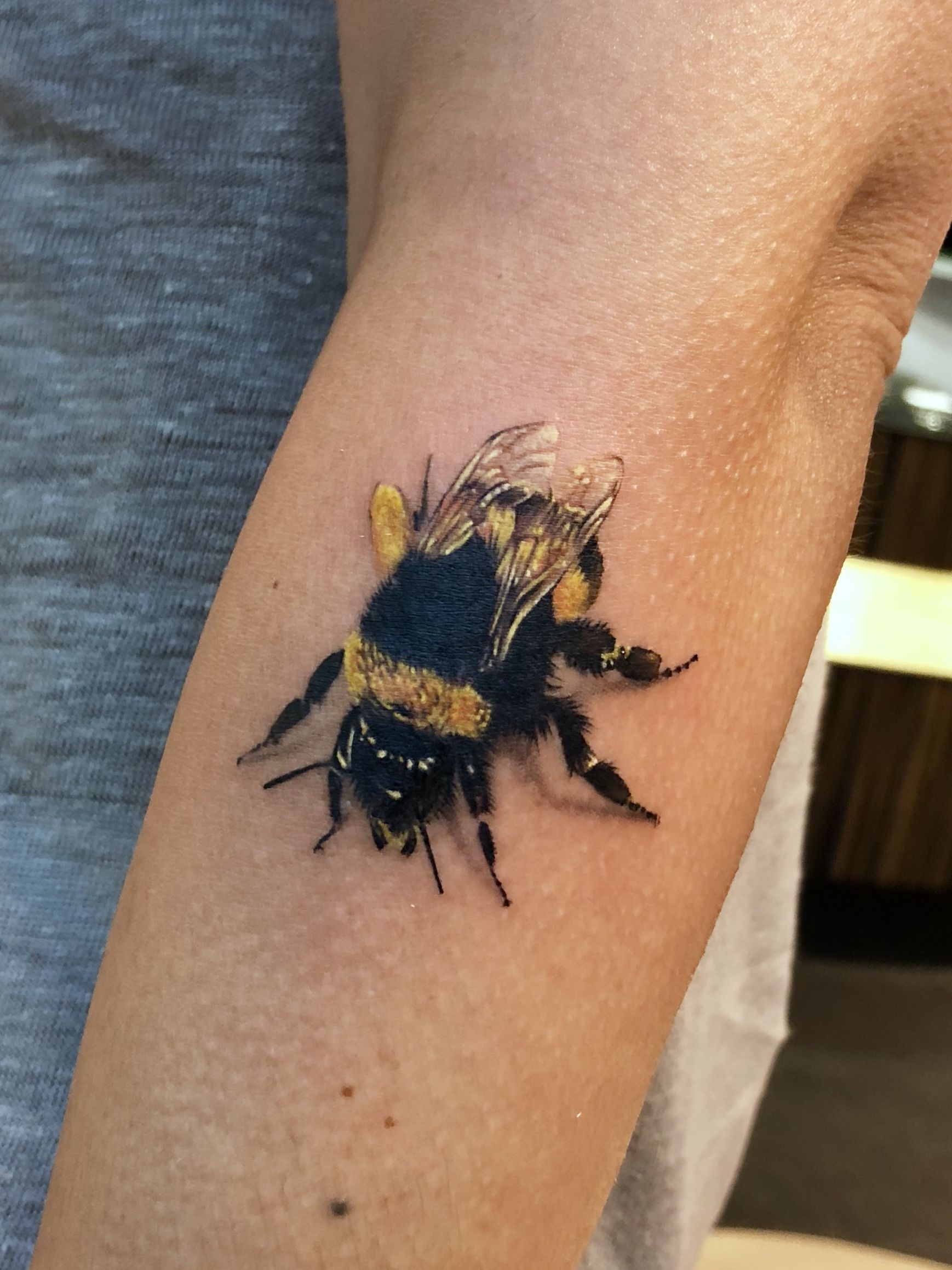 Realistic Bumble Bee Tattoo Designs You'll Love