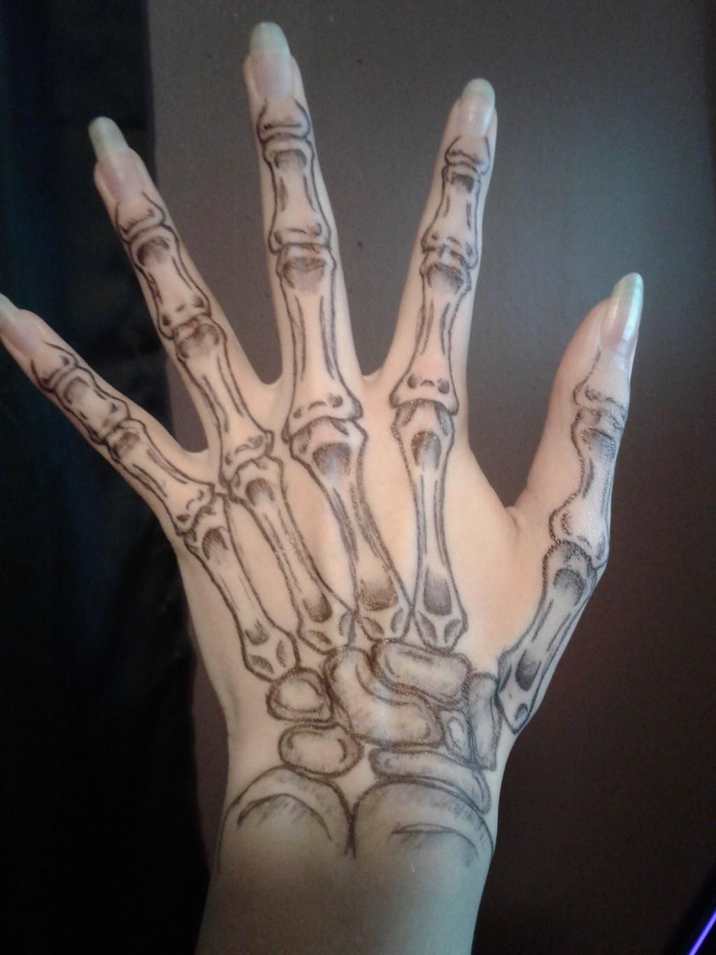 5 Skeleton Hand Tattoo Ideas for Body Art Lovers