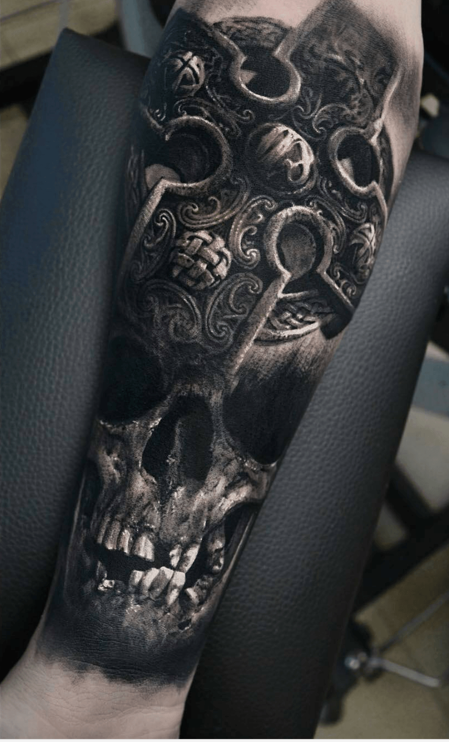 15 Eye-Catching Skull Tattoos for Your Forearm