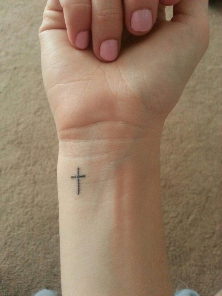 5 Meaningful Small Cross Tattoo Ideas for Wrist