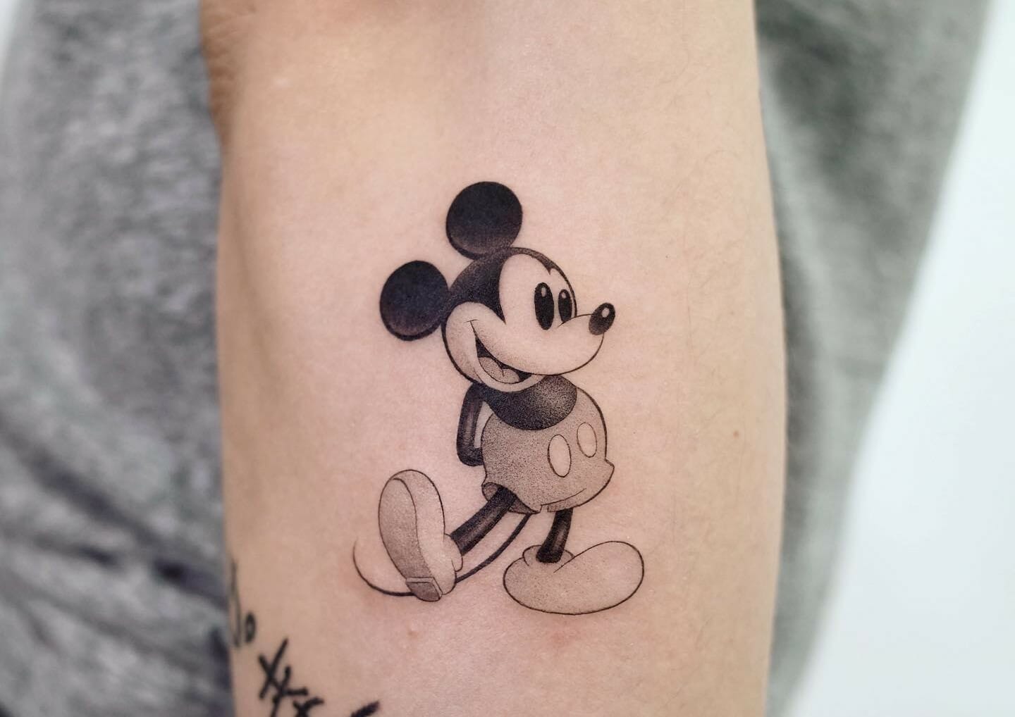 5 Adorable Small Mickey Mouse Tattoo Ideas