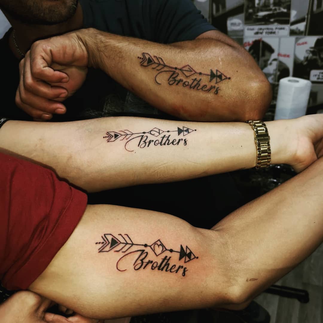 Hermanos Unidos: Tatuajes Que Reflejan Unión Eterna