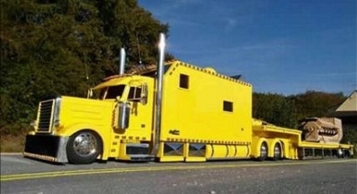 The 200 Sleeper Longest Factory Made Tractor At Work Custom Trucks