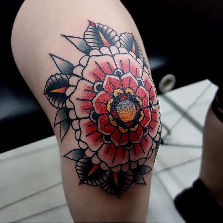 5 Stunning Designs for Traditional Knee Mandala Tattoos