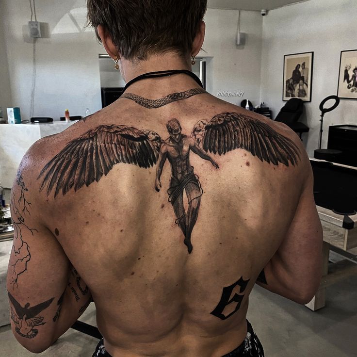 Vinnie Hacker's Mysterious Back Tattoo Revealed